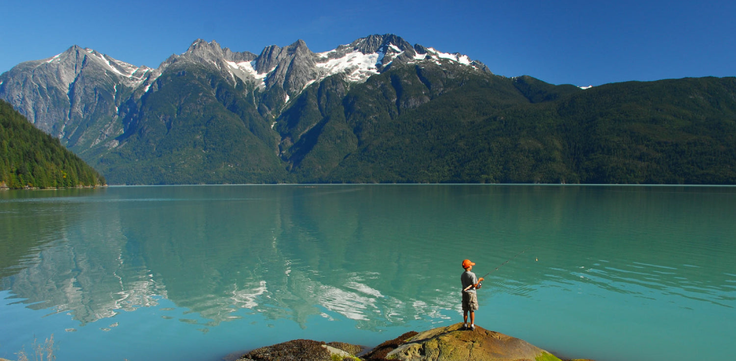 Glacial Oceanic Clay - Glacial Oceanic Clay is a type of Illite clay that is harvested from the bottom of the sea in Bute Inlet, near the Homathko Icefield off the coast of British Columbia. It is recommended for its detoxifying properties, making it an excellent choice for individuals who struggle with impurities, acne, and blackheads.