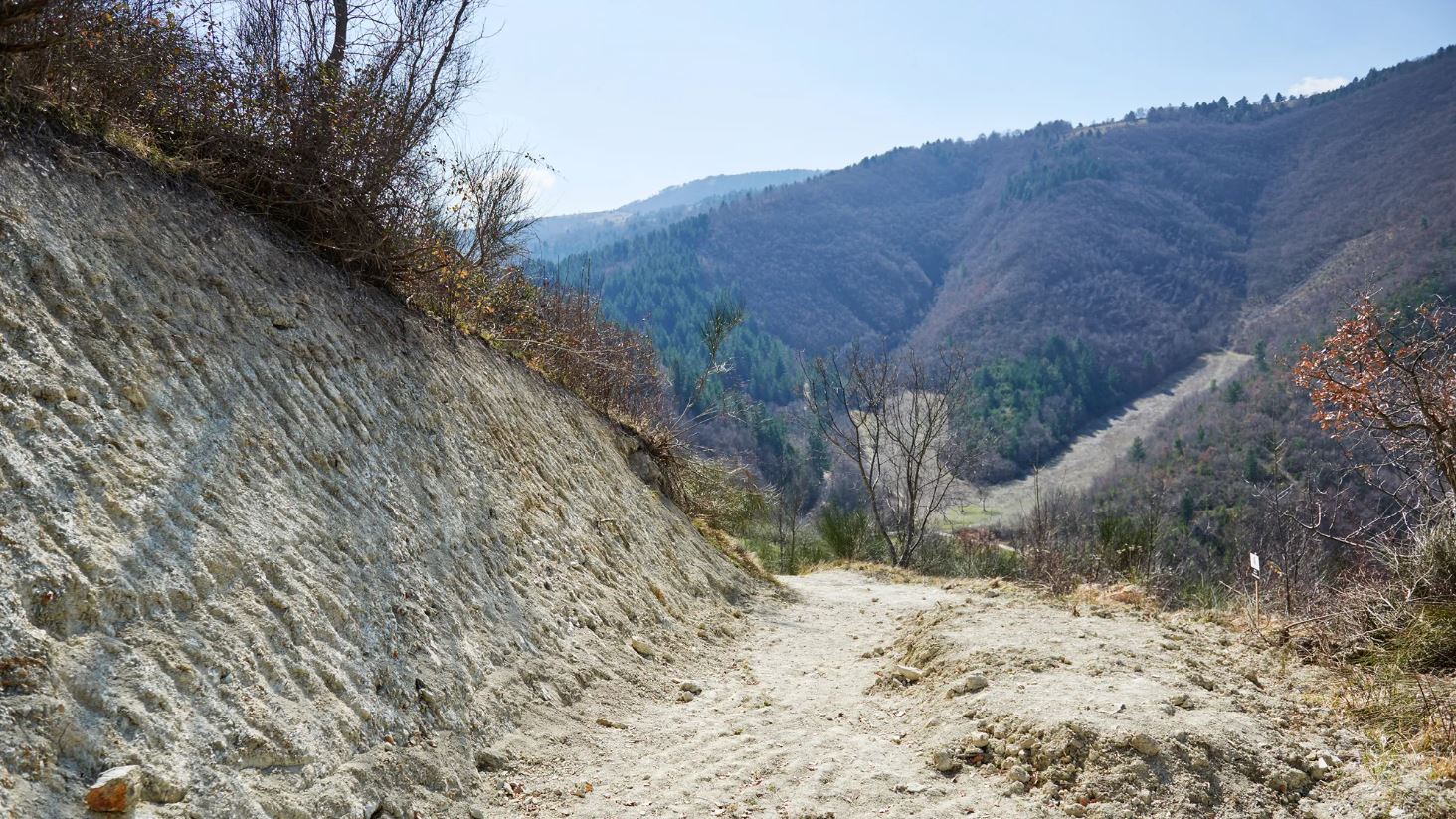 Umbrian Clay - A photo of Umbrian Clay, a type of clay that is sourced from Umbria, Italy. The clay is rich in minerals, including calcium, iron, and magnesium, and has been used for centuries in traditional Italian medicine and skincare. Umbrian Clay is known for its ability to purify and detoxify the skin, while also providing hydration and reducing inflammation. It has a smooth texture and a light brown color, and is commonly used in facial masks and spot treatments.